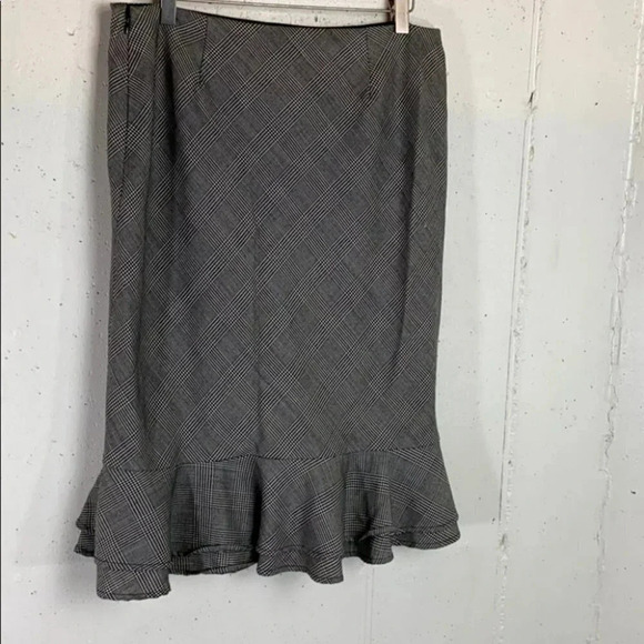 Chaps 10 houndstooth wool career skirt - Picture 3 of 5